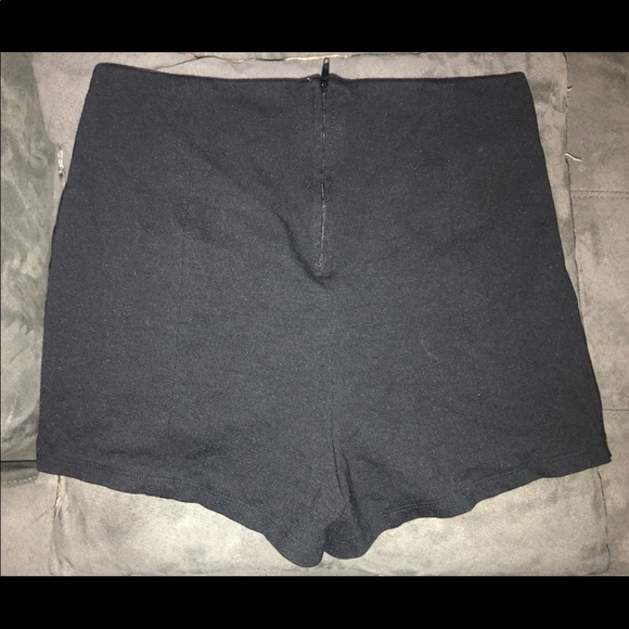 High waist shorts - Picture 2 of 3